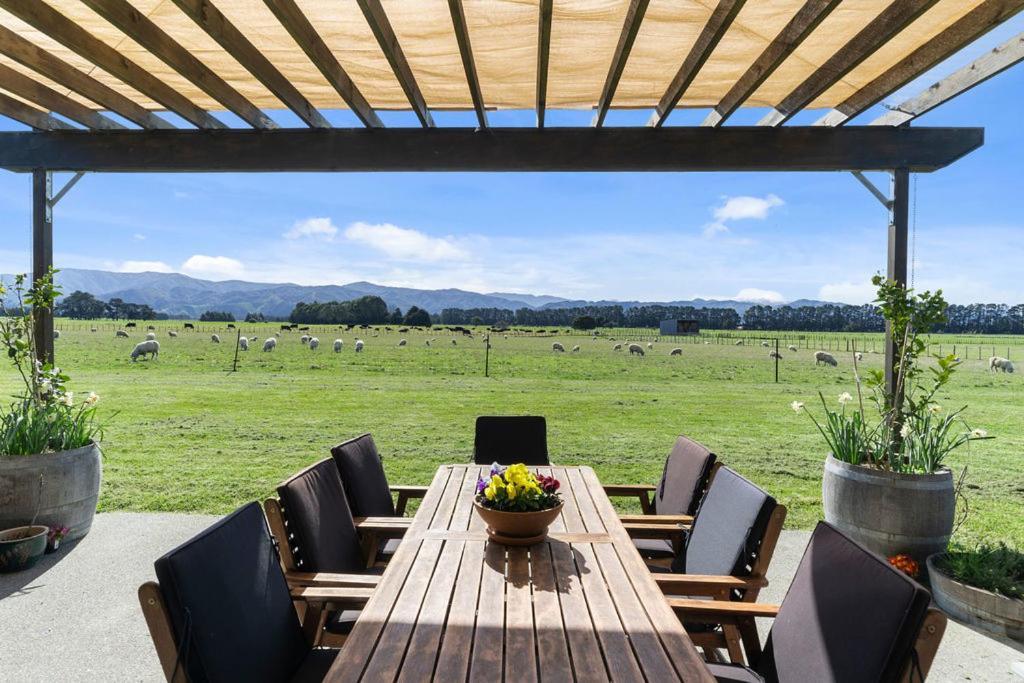 The Modern Farmstead - Greytown Accommodation Экстерьер фото